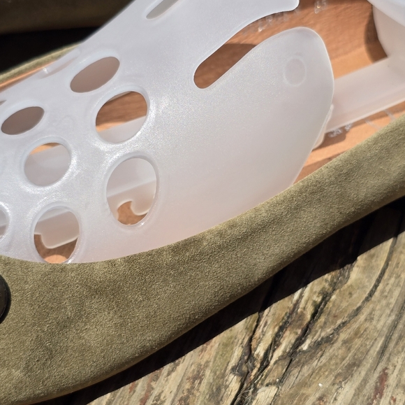 Jeffrey Campbell Green Suede Flats, Size 8.5 - Picture 4 of 11